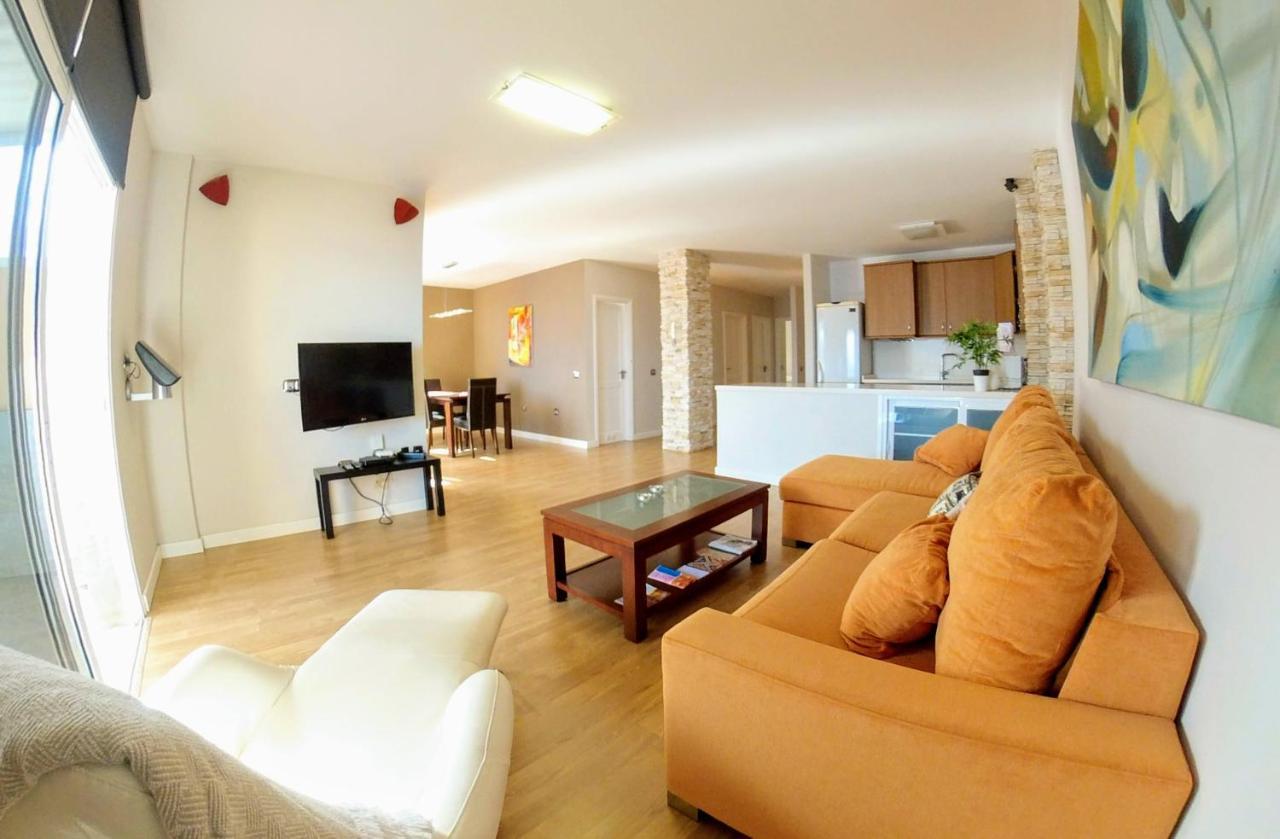Facing The Ocean - Full Appt With 2 Double Bedroom Tabaiba Екстериор снимка